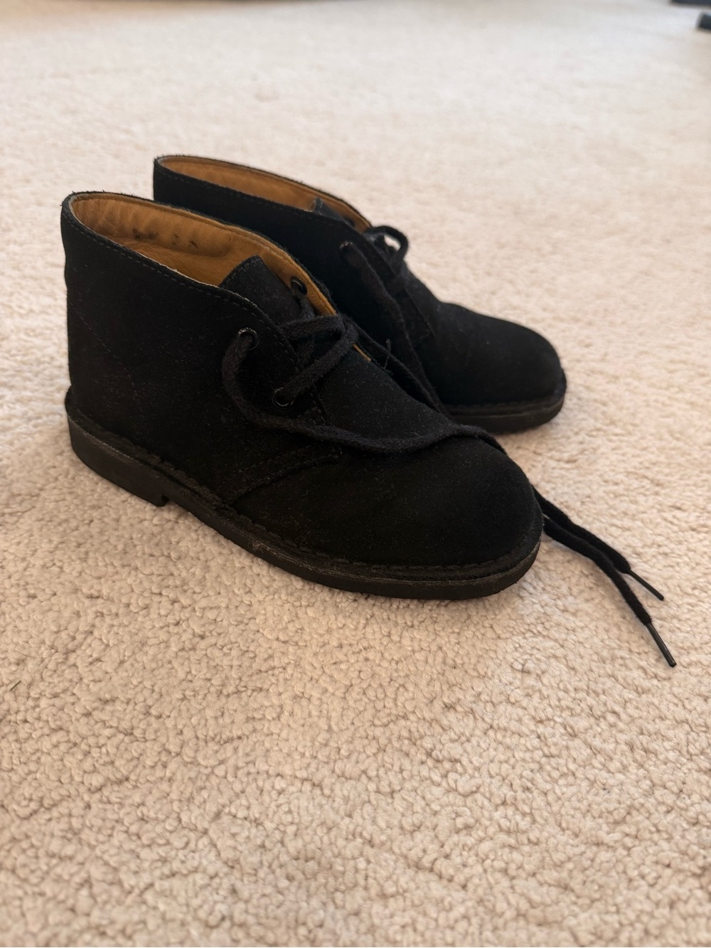 Clark's Toddler Black Suede Lace-Up original Desert Boots. Size 11. Never worn.